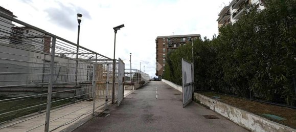 1-Zimmer Garage in Naples, Italy, Nr. 29555 4