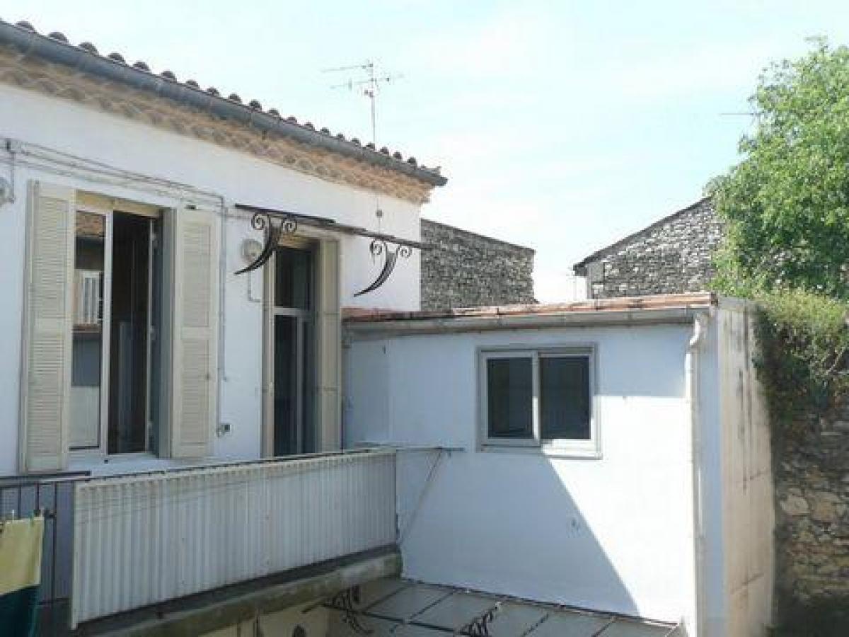 Studio à condo à Nîmes, France No. 32195