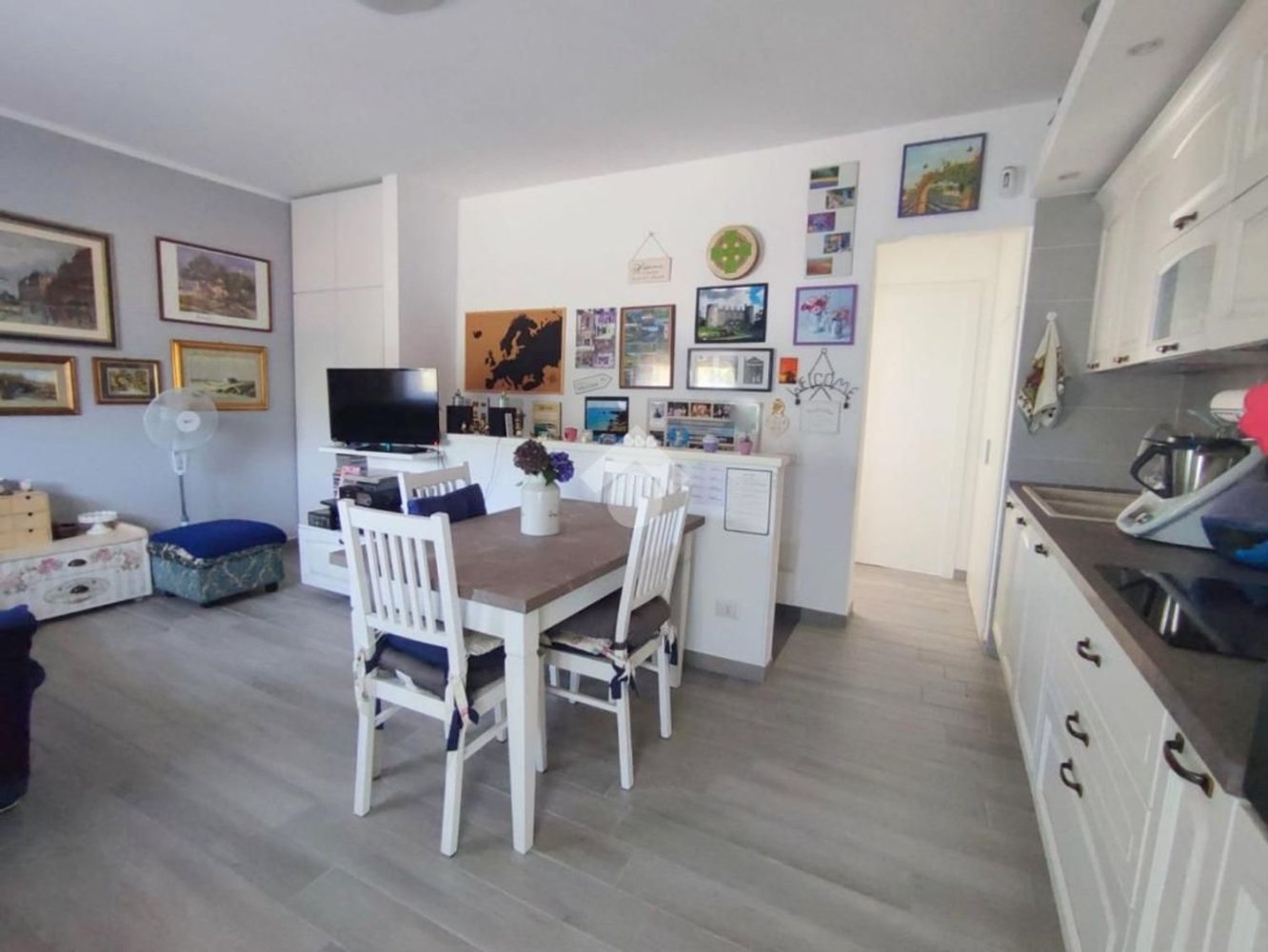 Apartamento de 2 habitaciónes en Rho, Italy No. 290573