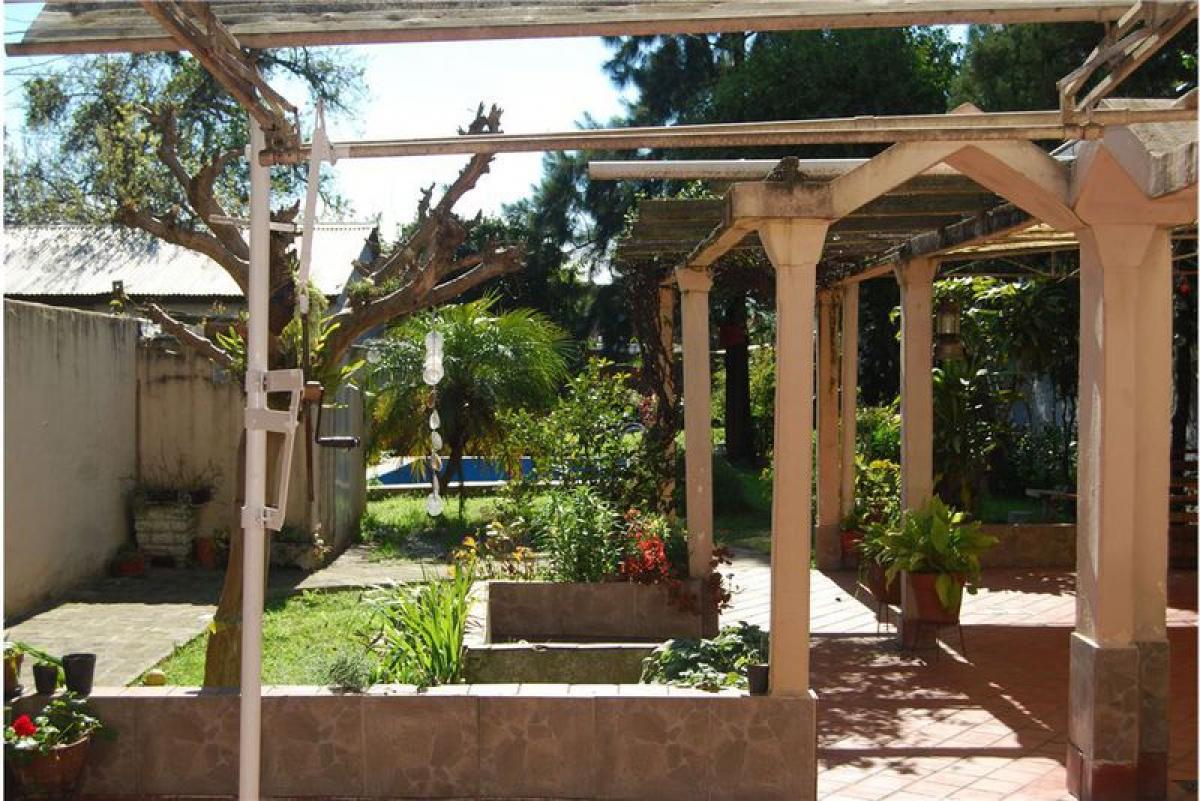 2 chambres Maison à Tres de Febrero, Argentina No. 64164