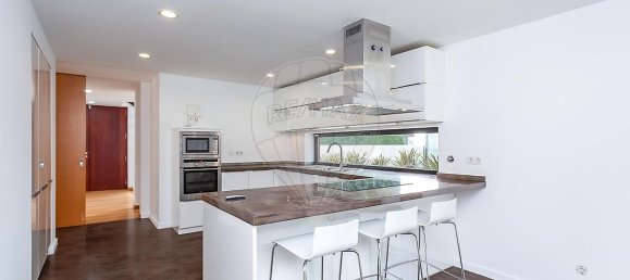 4 bedrooms Villa in Cascais, Portugal No. 46368 4