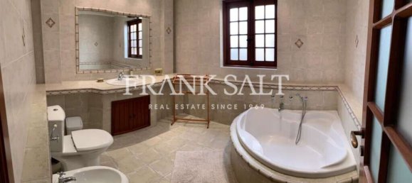 3 غرف نوم طابقين في Swieqi, Malta رقم 6452 11