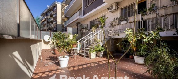 1 bedroom Apartment in Rome, Italy No. 335881 2