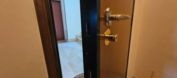 3 Schlafzimmer Wohnung in Turin, Italy, Nr. 296373 9