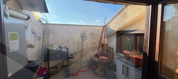 Квартира с 2 комнатами в Авеццано, Италия № 22820 6