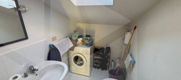 Квартира с 2 комнатами в Авеццано, Италия № 22820 11