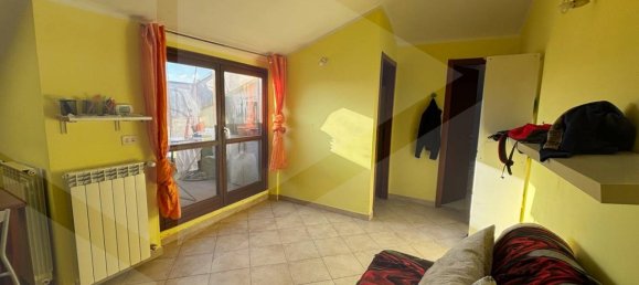 Квартира с 2 комнатами в Авеццано, Италия № 22820 2