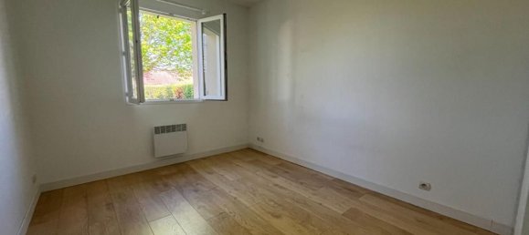 3 bedrooms House in Avord, France No. 75210 8