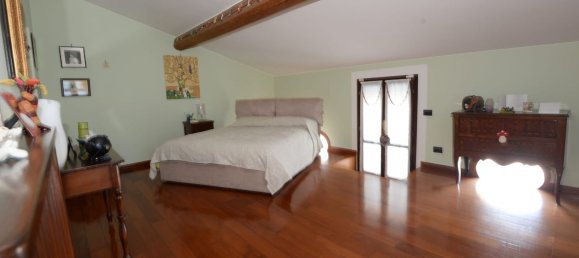8 rooms House in Viareggio, Italy No. 145172 2