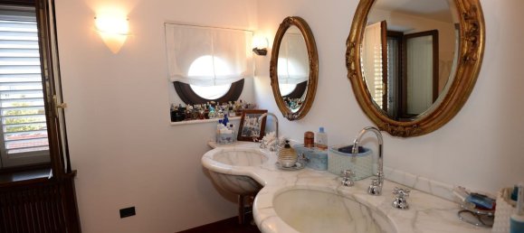 8 rooms House in Viareggio, Italy No. 145172 16