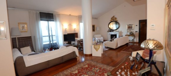 8 rooms House in Viareggio, Italy No. 145172 12