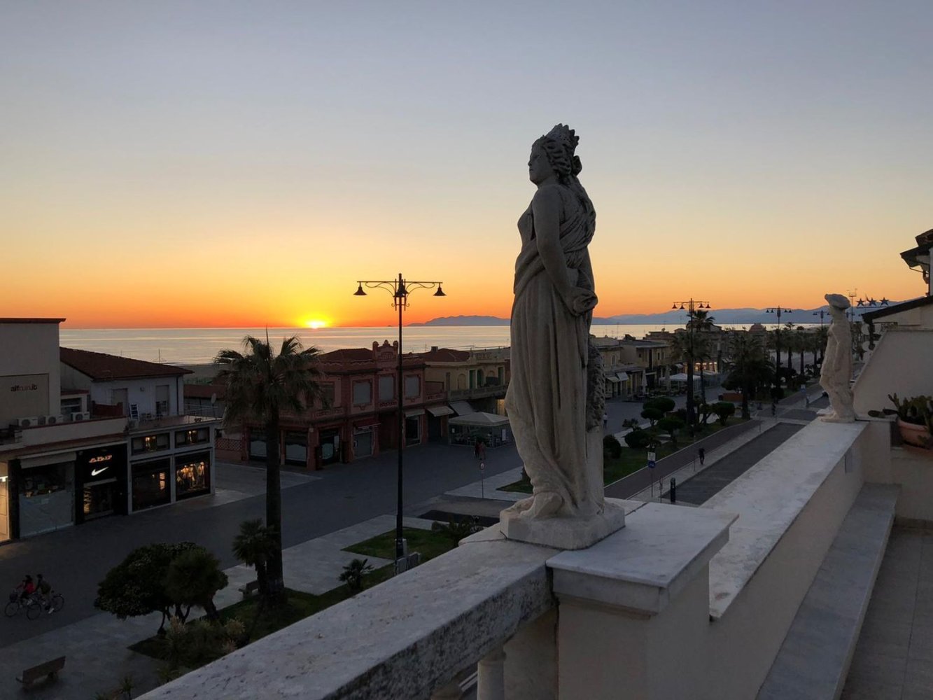 8 rooms House in Viareggio, Italy No. 145172