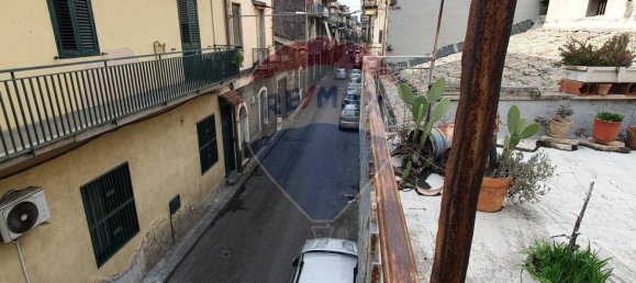 Casa de 3 dormitorios en Paternò, Italy No. 362014 16