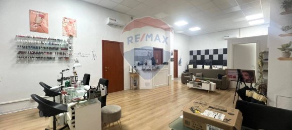 1-salle Propriété commerciale à Seregno, Italy No. 295045 4