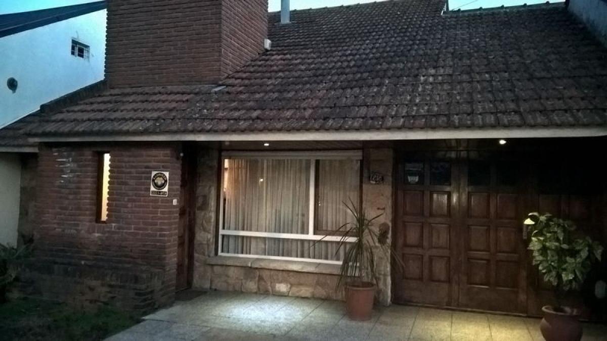 2 bedrooms House in Mar del Plata, Argentina No. 79987