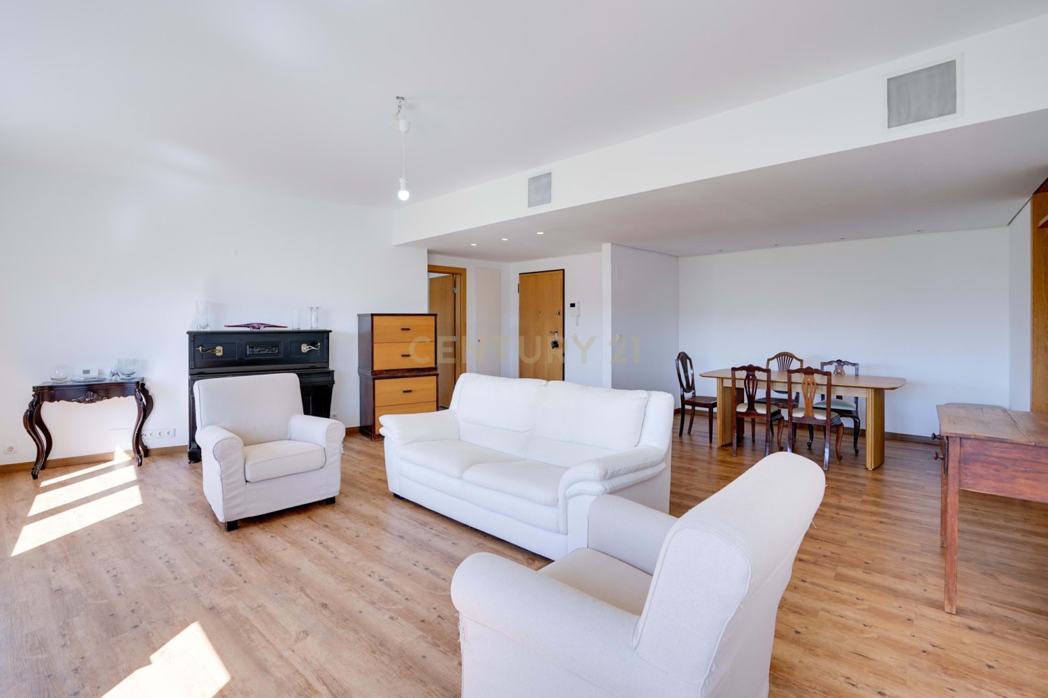 3 bedrooms Apartment in Lisbon, Portugal No. 316092