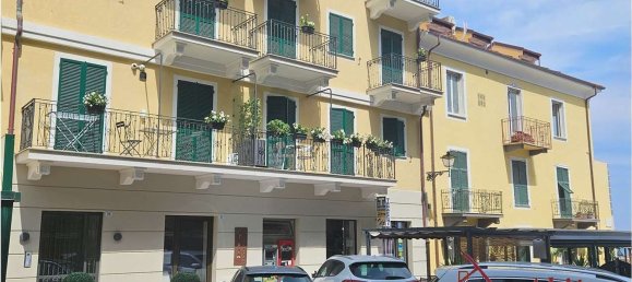 Квартира с 2 спальнями в Алассио, Италия № 319230 2