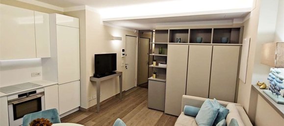 Квартира с 2 спальнями в Алассио, Италия № 319230 4