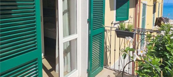 Квартира с 2 спальнями в Алассио, Италия № 319230 30