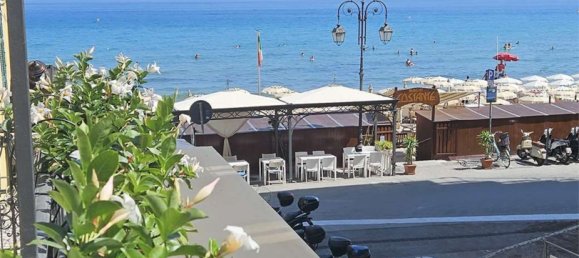 Квартира с 2 спальнями в Алассио, Италия № 319230 22