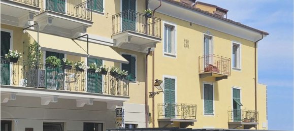 Квартира с 2 спальнями в Алассио, Италия № 319230 32