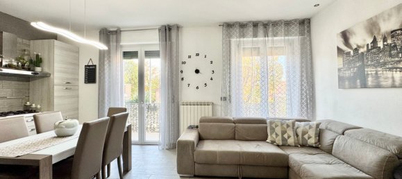 4 rooms Apartment in Ponsacco, Italy No. 37873 6