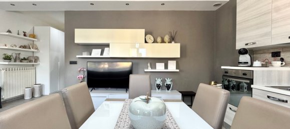 4 rooms Apartment in Ponsacco, Italy No. 37873 8