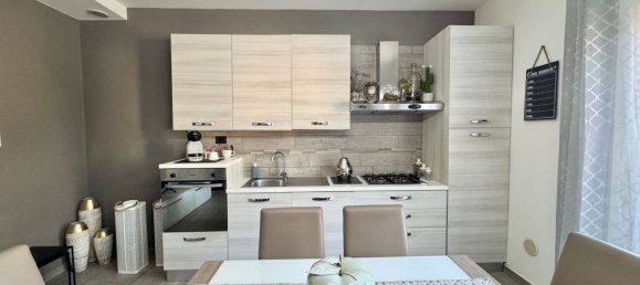 4 rooms Apartment in Ponsacco, Italy No. 37873 9