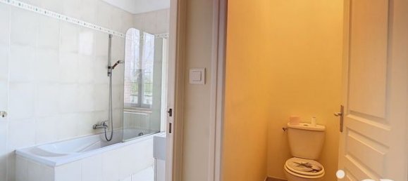 Casa de 2 dormitorios en Coueron, France No. 281132 9