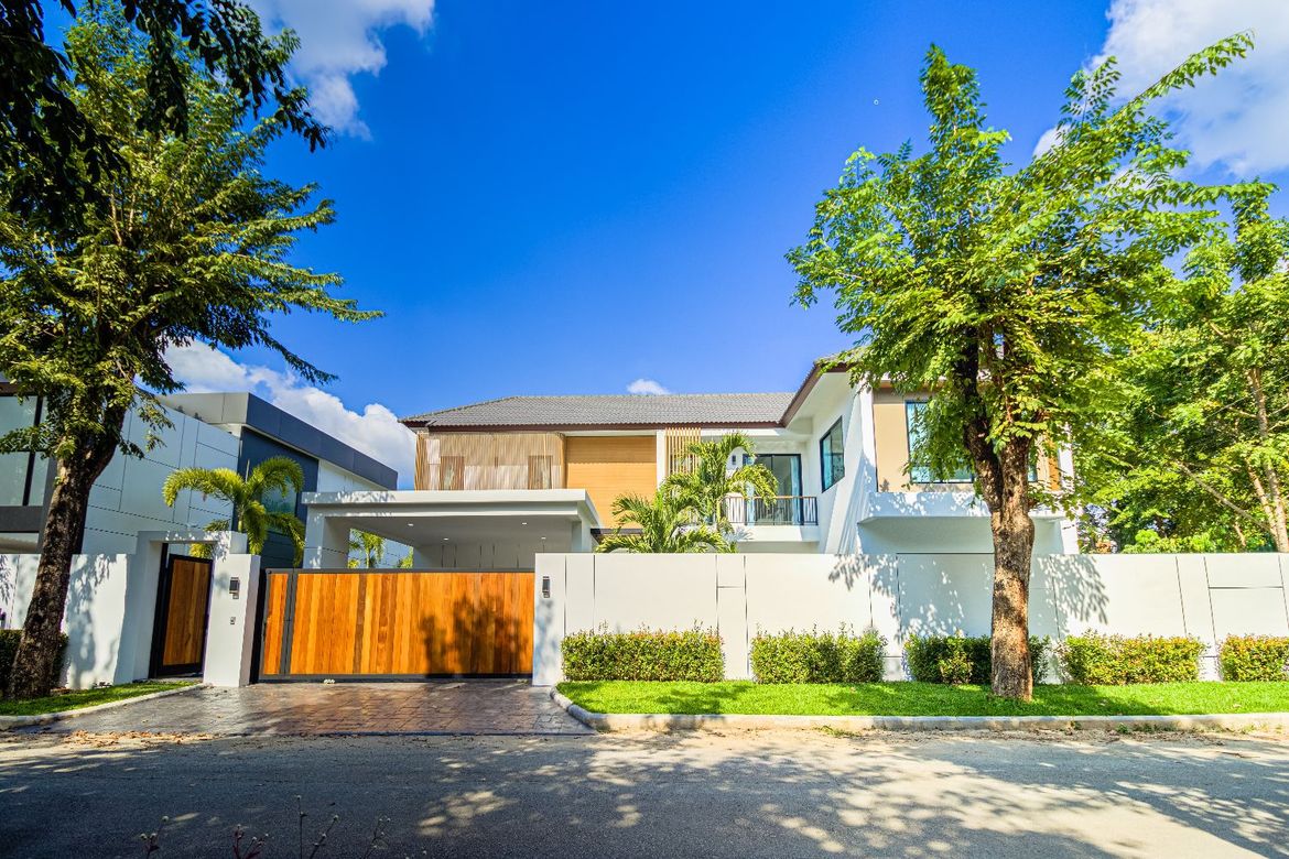 4 bedrooms House in Chiang Mai, Thailand No. 27005