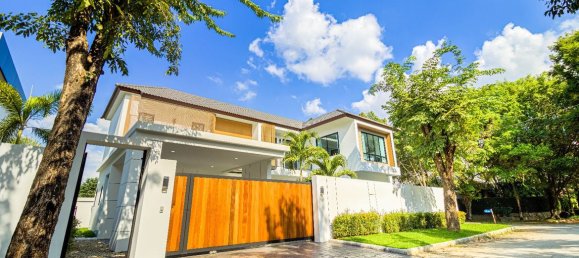 4 bedrooms House in Chiang Mai, Thailand No. 27005 2