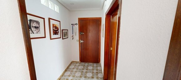 Apartamento de 3 dormitorios en Jaén, Spain No. 136037 7