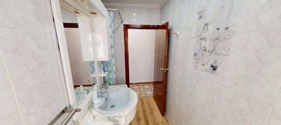 Apartamento de 3 dormitorios en Jaén, Spain No. 136037 16