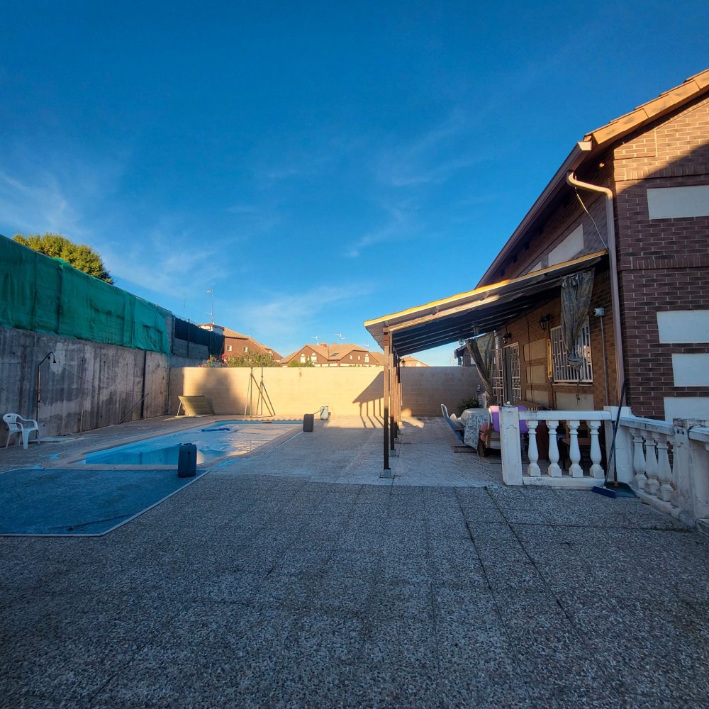 4 bedrooms House in Toledo, Spain No. 245280