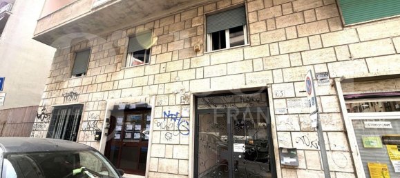 4 rooms Apartment in Rome, Italy No. 276664 2