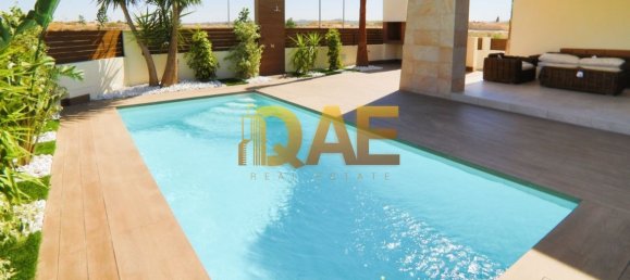 6 bedrooms Villa in Dubai, UAE No. 4615 4