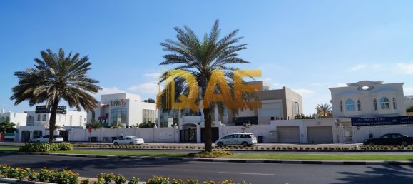 6 bedrooms Villa in Dubai, UAE No. 4615 6