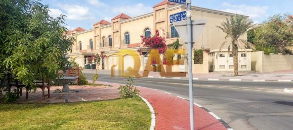 6 bedrooms Villa in Dubai, UAE No. 4615 9