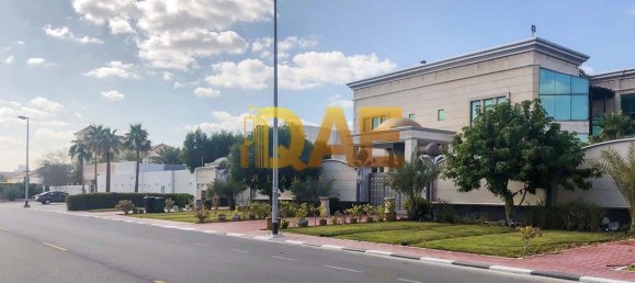 6 bedrooms Villa in Dubai, UAE No. 4615 5