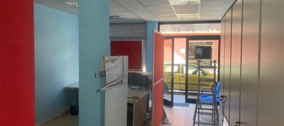 45m² Office in Porto Sant'Elpidio, Italy No. 251095 9