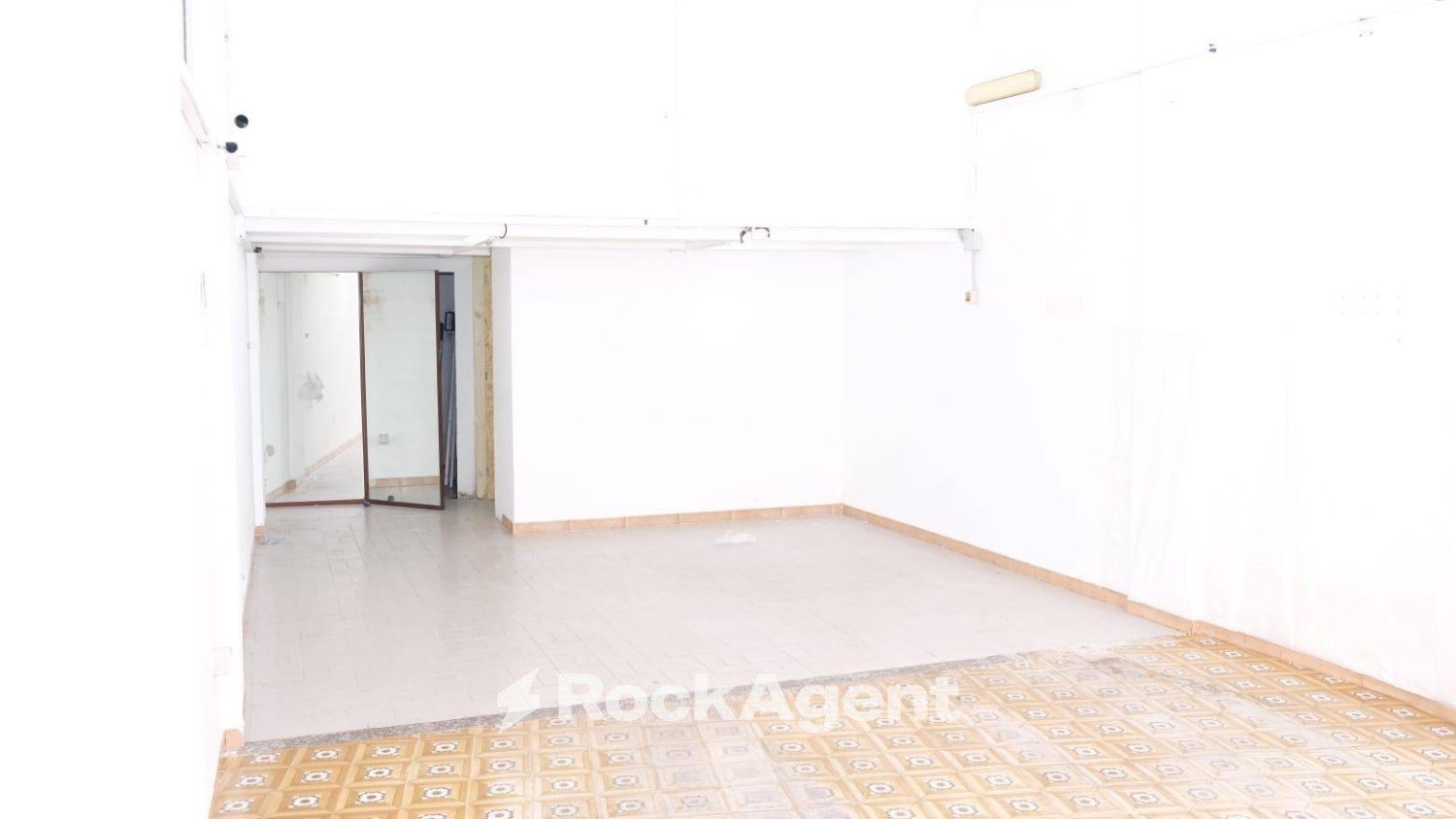 76m² Commercial property in Mazara del Vallo, Italy No. 294574