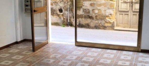 76m² Commercial property in Mazara del Vallo, Italy No. 294574 9