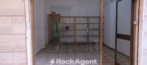 76m² Commercial property in Mazara del Vallo, Italy No. 294574 2