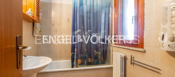 3 bedrooms Apartment in Rome, Italy No. 106563 22