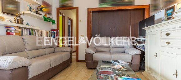 3 bedrooms Apartment in Rome, Italy No. 106563 4