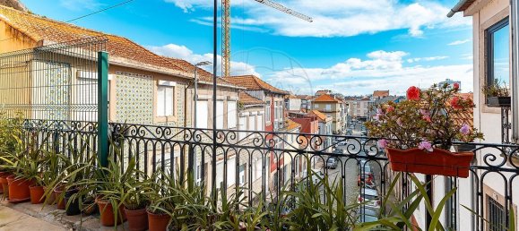 3 bedrooms House in Porto, Portugal No. 27369 22