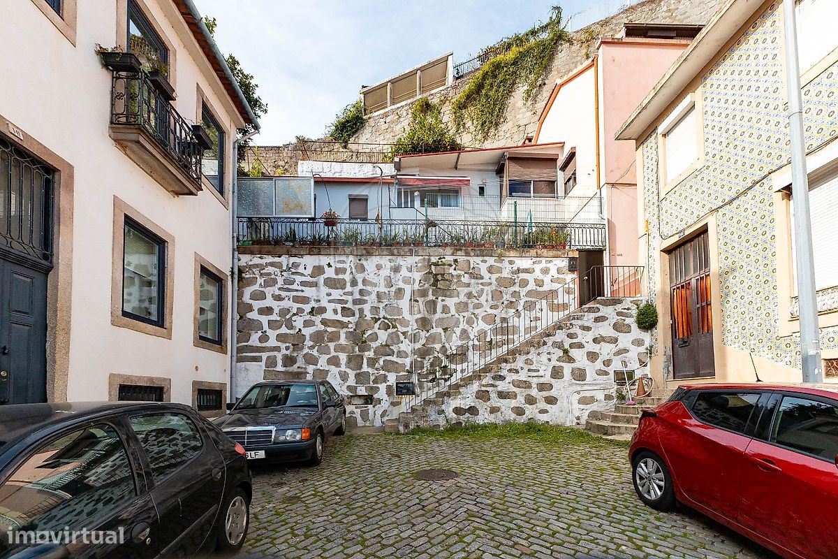 3 bedrooms House in Porto, Portugal No. 27369