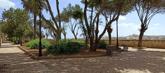  Office in Floriana, Malta No. 13624 2