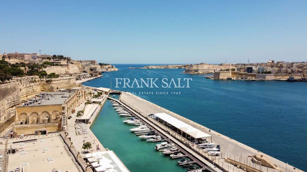  Office in Floriana, Malta No. 13624