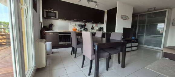 Apartamento de 3 dormitorios en Marseille, France No. 334251 2